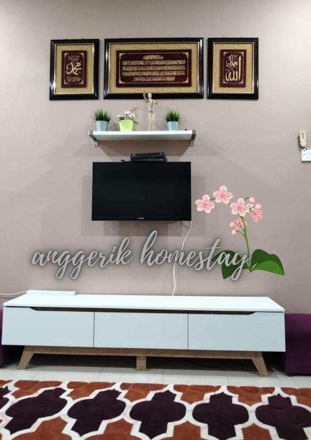 Anggerik Homestay Dungun Kampong Sura Tengah Esterno foto